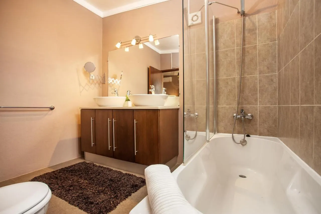 Privilege Casa Da Videira With Swimming Pool, Quelfes - Olhao