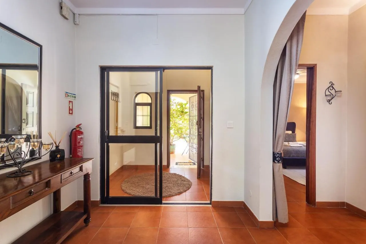 Privilege Casa Da Videira With Swimming Pool, Quelfes - Olhao